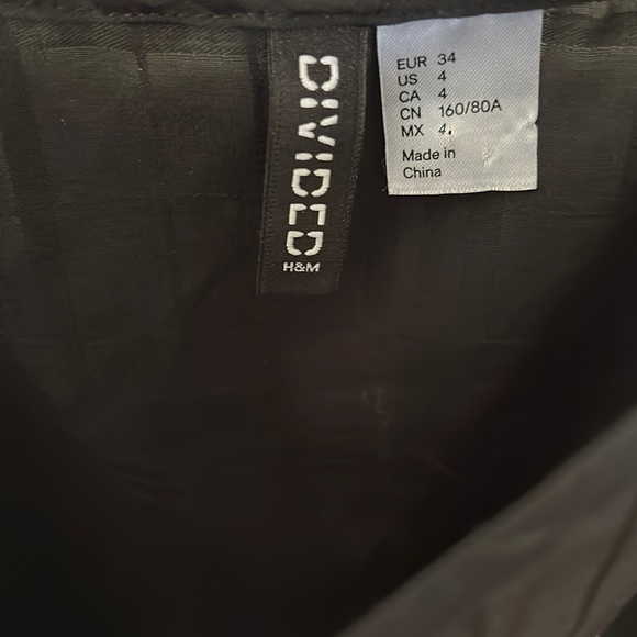 DIVIDED(H&M)💫 Women’s Black Lightweight Casual Camisole - Picture 7 of 9